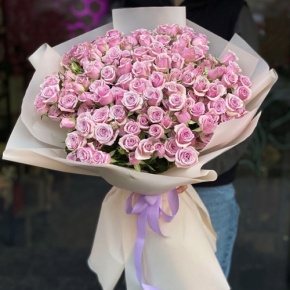 Букет из 25 лиловых кустовых роз (60 см) в Котельниках