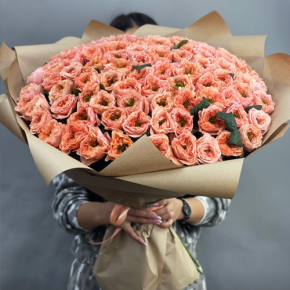 Букет "Персик" из 101 махровой розы Риджентс парк (60 см) в Котельниках