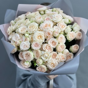 Букет "Кремовый микс" из 25 кустовых роз (50 см) в Котельниках