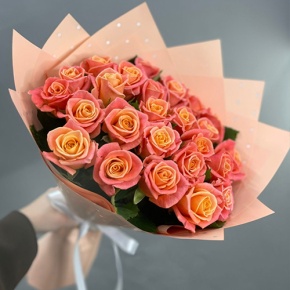 Букет из 25 роз Мисс Пигги (50 см) в Котельниках