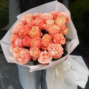 Букет из 23 пионовидных роз Эквадор сорта Кахала (60см) в Котельниках