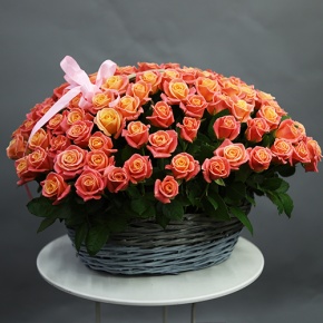 Композиция в корзине из 101 розы Мисс Пигги (50 см) в Котельниках