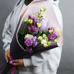 Букет "Сливовый чизкейк" из махровых эустом в Котельниках