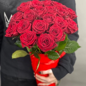 21 красная роза в конусе (50 см) в Котельниках