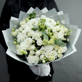 Букет "Маскарпоне" из роз, диантусов, эустом и гиперикума в Котельниках