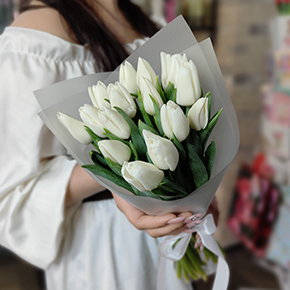 Букет из 15 белых тюльпанов в Котельниках