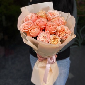 Букет из 11 пионовидных роз Эквадор сорта Кахала (60см) в Котельниках