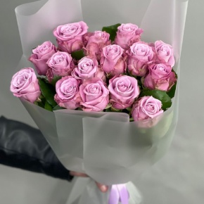 Монобукет из 15 малиновых роз Меритим (50 см) в Котельниках
