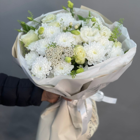 Букет "Меланхолия" из роз и хризантем в Котельниках