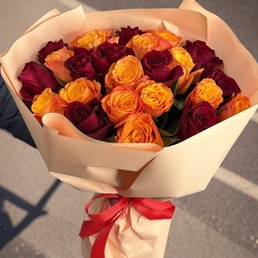Букет "Благородный" из 27 Кенийских роз микс (40 см) в Котельниках