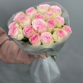 Букет из 17 роз Кения (40 см) в Котельниках