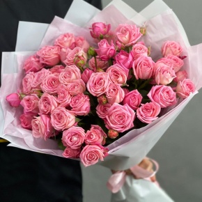 Букет из 11 нежных кустовых роз в Котельниках