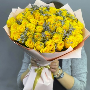 Букет из 51 лимонной розы с лимониумом в Котельниках