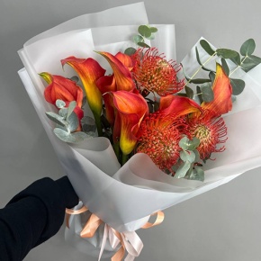 Букет "Империал" из калл, лейко и эвкалипта в Котельниках