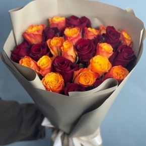 Букет из 25 Кенийских роз микс (40 см) в Котельниках