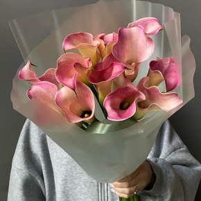Букет из 13 нежных калл в Котельниках