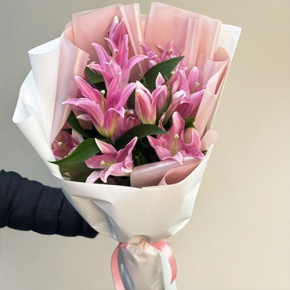 Монобукет из 9 ароматных розовых лилий в Котельниках