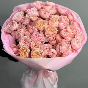 Букет из 35 кустовых пионовидных роз Джульетта (60 см) в Котельниках